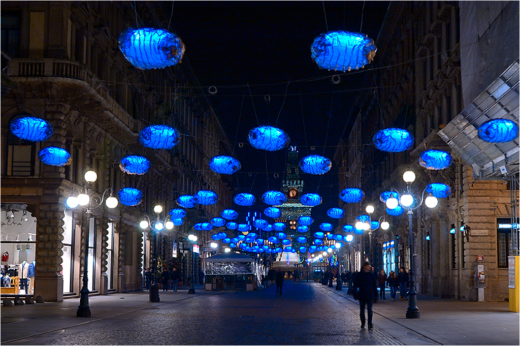 Ufo blu in città - Milano