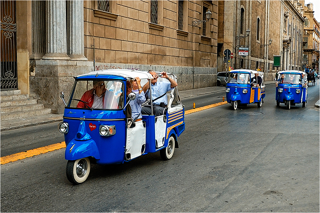 Three Blue Brothers - Ape taxi Palermo 
